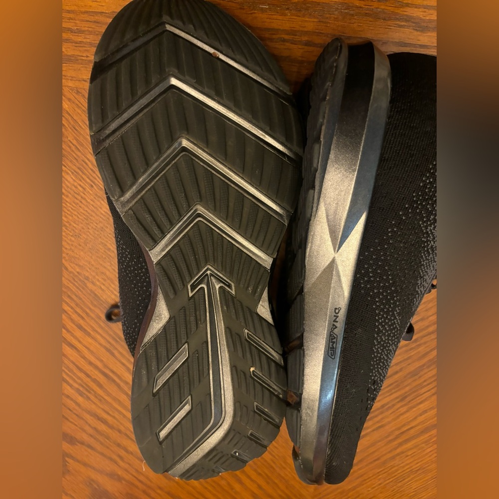 Brooks Levitate Black Running Shoes - Picture 10 of 11
